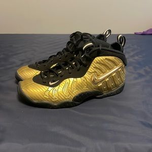 Nike Air Foamposite One Metallic Gold 2016 WOMEN’S 7.5 (YOUTH 5.5)